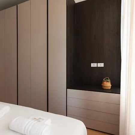Appartement Youhosty - 2 Bedroom Porta Venezia Milan