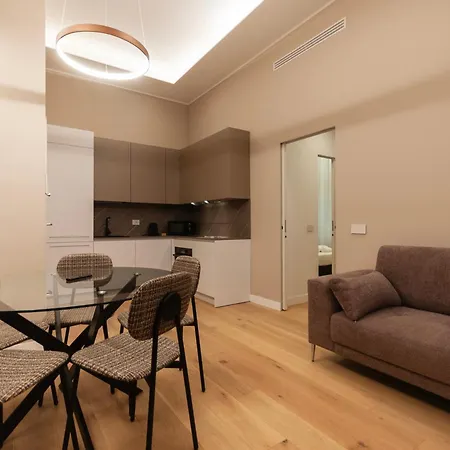 Youhosty - 2 Bedroom Porta Venezia * Milan